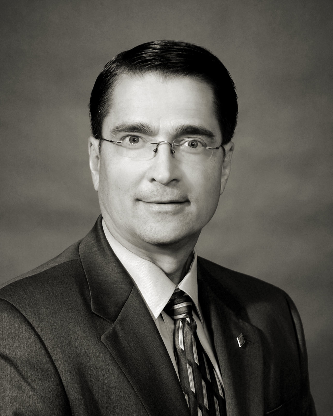Pinnacle Bank names Laflin Lincoln market president